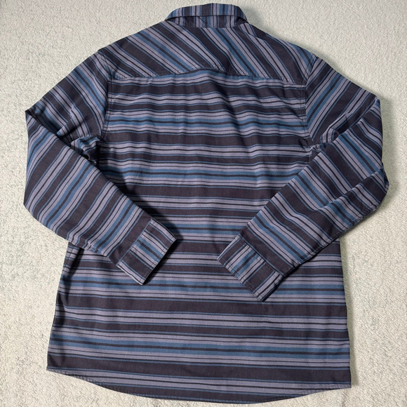 Men's Duluth Untucked Alaskan Hardgear Button-down Standard fit Medium Striped - Picture 2 of 12